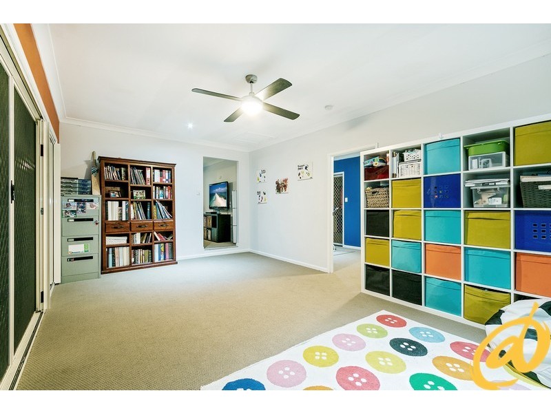 29 Blue Mountain Crescent, Warner QLD 4500