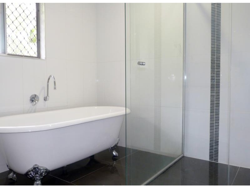 17 Lancaster Street, Strathpine QLD 4500