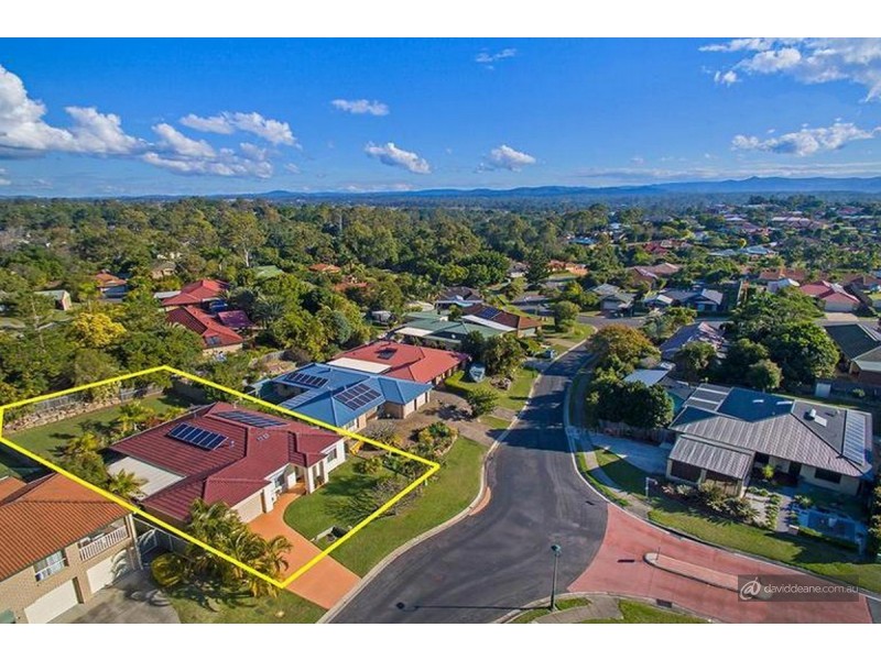 8 Valmadre Court, Petrie QLD 4502