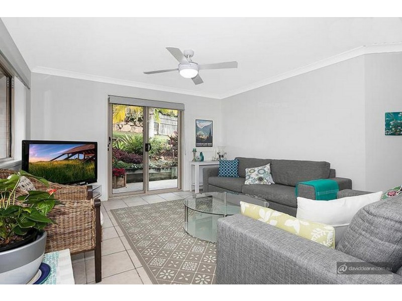 8 Valmadre Court, Petrie QLD 4502