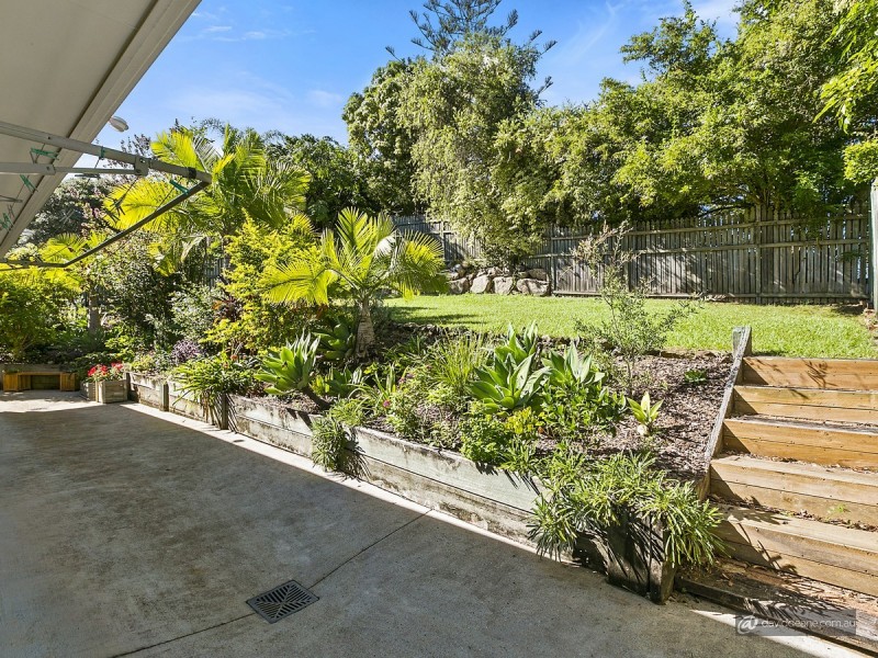 8 Valmadre Court, Petrie QLD 4502