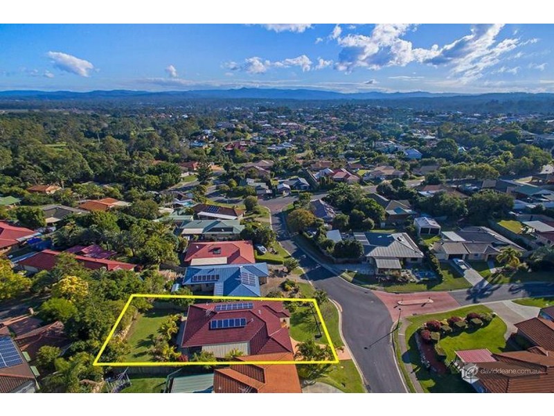 8 Valmadre Court, Petrie QLD 4502