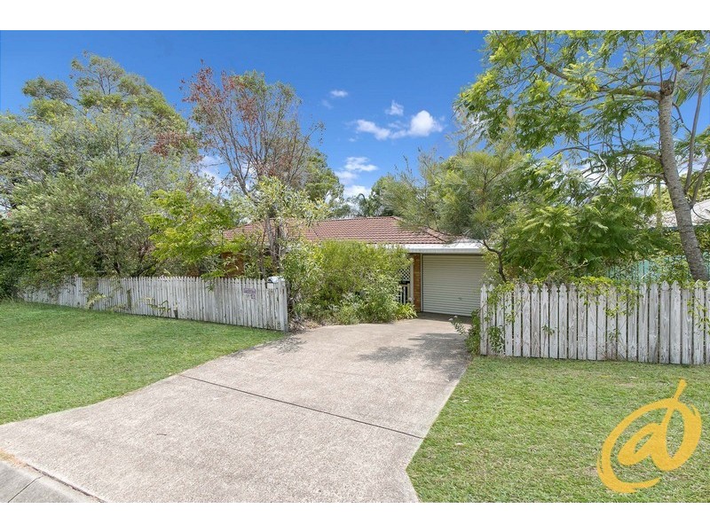 8 Augustins Crescent, Petrie QLD 4502