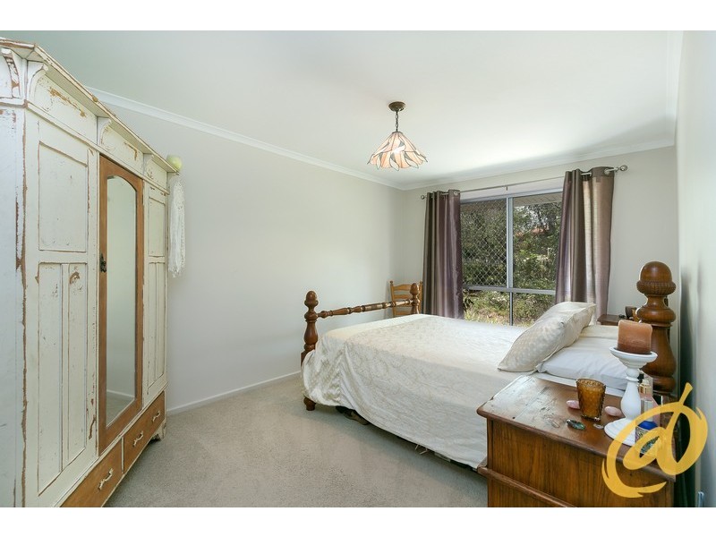 8 Augustins Crescent, Petrie QLD 4502