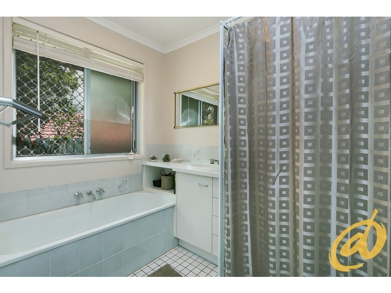 8 Augustins Crescent, Petrie QLD 4502