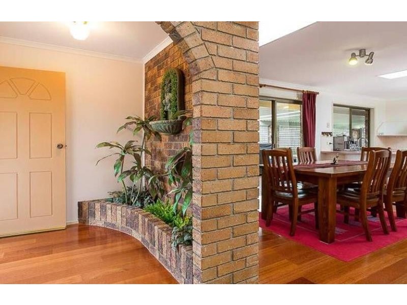 16 Roseville Street, Petrie QLD 4502