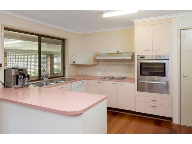 16 Roseville Street, Petrie QLD 4502