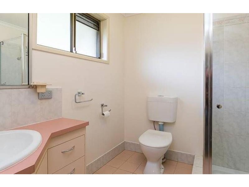 16 Roseville Street, Petrie QLD 4502