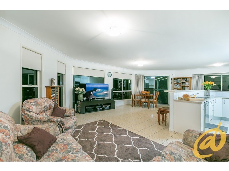 4 Homestead Place, Petrie QLD 4502