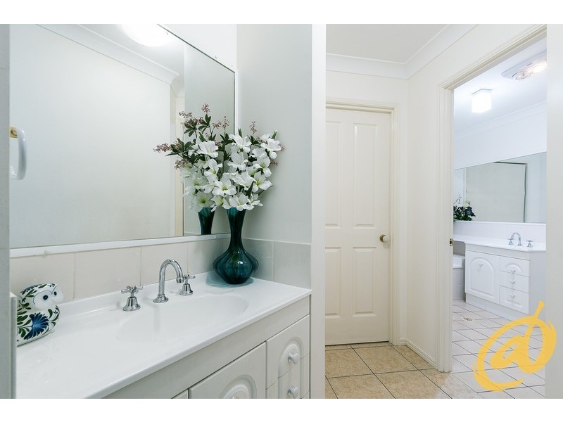 4 Homestead Place, Petrie QLD 4502