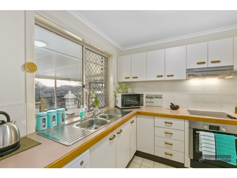 2/5 Cherbourg Court, Petrie QLD 4502