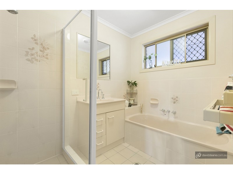 2/5 Cherbourg Court, Petrie QLD 4502