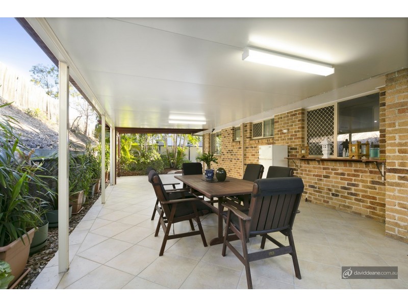 2/5 Cherbourg Court, Petrie QLD 4502