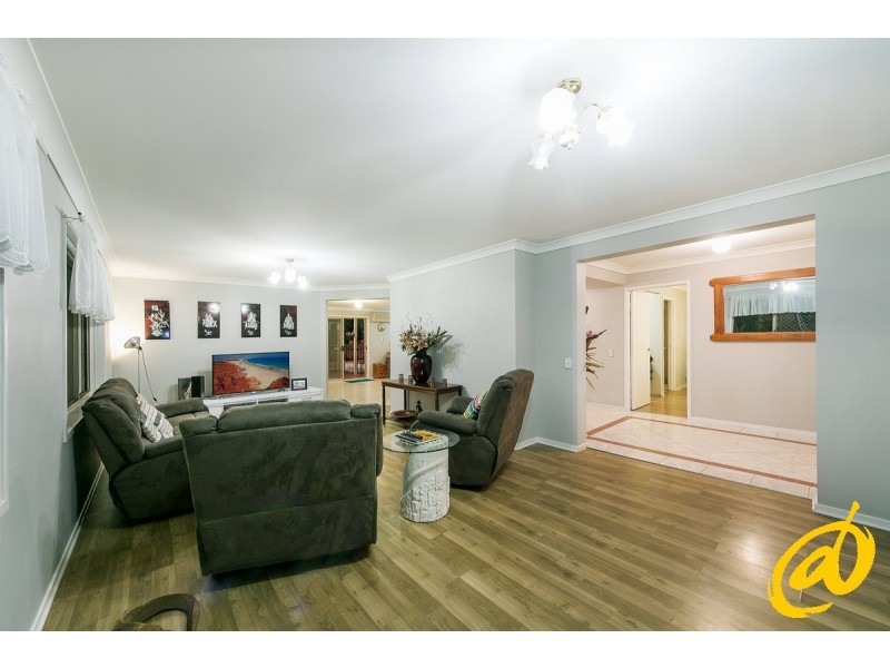 8 Kroning Court, Petrie QLD 4502