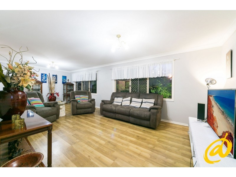8 Kroning Court, Petrie QLD 4502