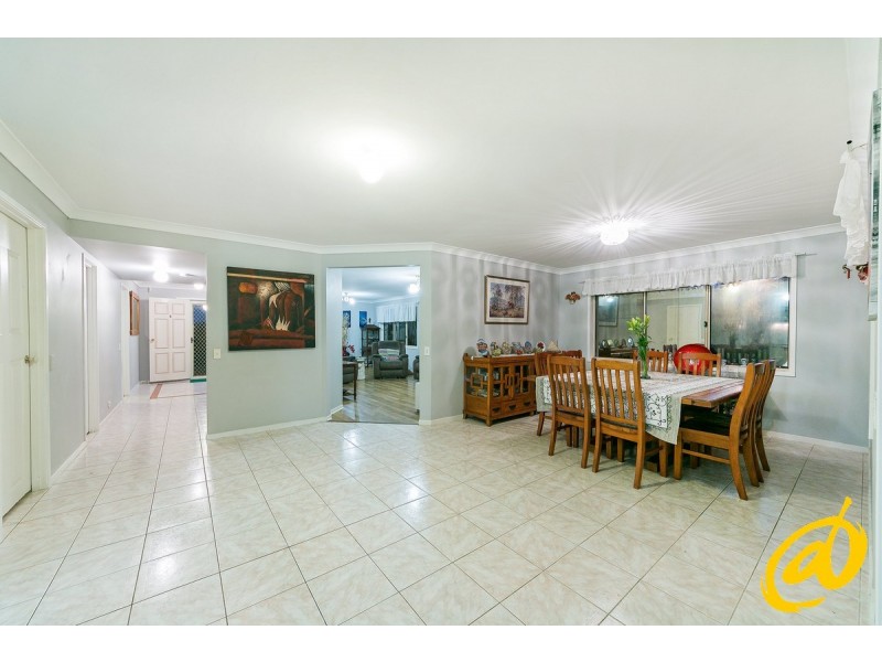8 Kroning Court, Petrie QLD 4502