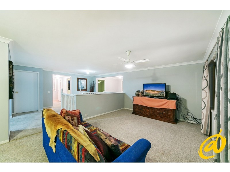 8 Kroning Court, Petrie QLD 4502