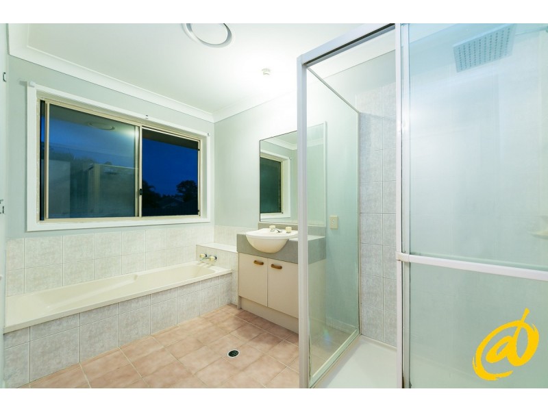 8 Kroning Court, Petrie QLD 4502