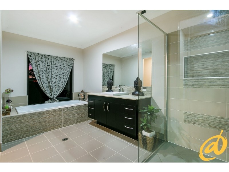 16 Grand View Drive, Ocean View QLD 4521