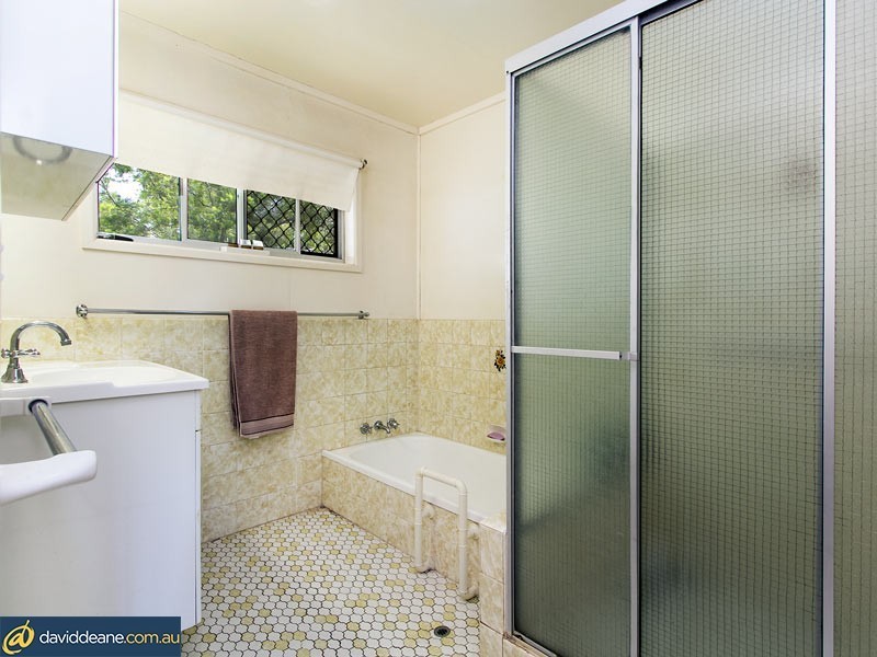 2 Bateman St, Strathpine QLD 4500