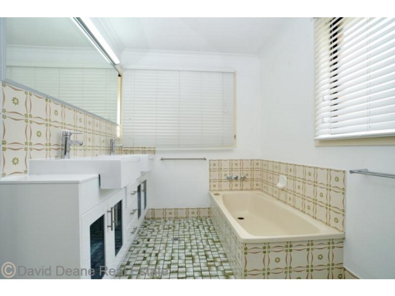 21 Pymble Ave, Petrie QLD 4502