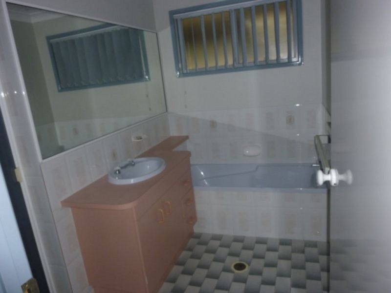 80 Rue Montaigne, Petrie QLD 4502