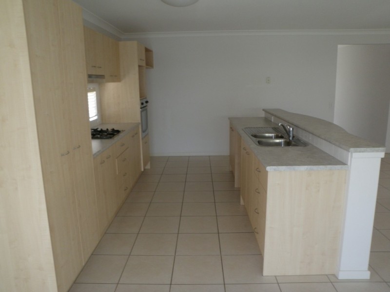 3/3 Tamari Place, Petrie QLD 4502