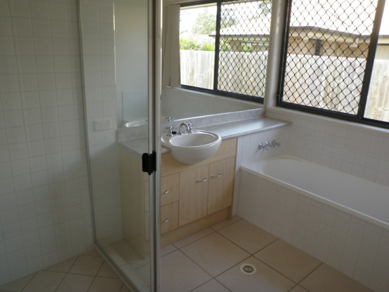 3/3 Tamari Place, Petrie QLD 4502