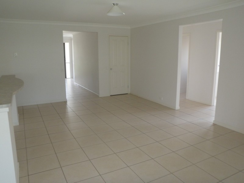 3/3 Tamari Place, Petrie QLD 4502