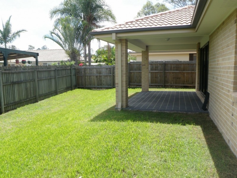 3/3 Tamari Place, Petrie QLD 4502