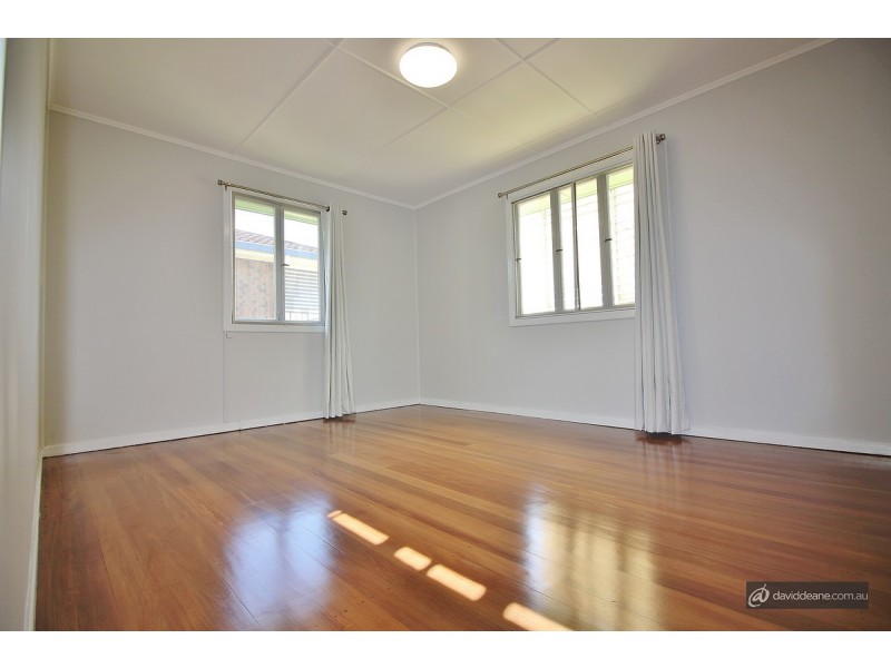 10 Petrie Street, Petrie QLD 4502