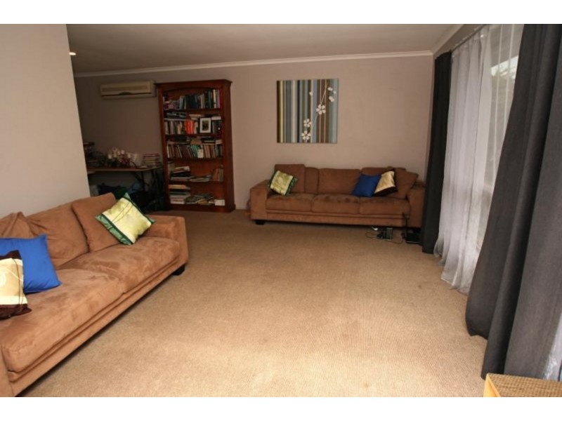 4 Frangipani Court, Kallangur QLD 4503
