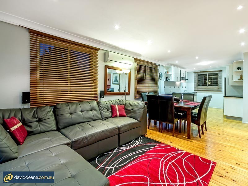 27 Melinda St, Kallangur QLD 4503