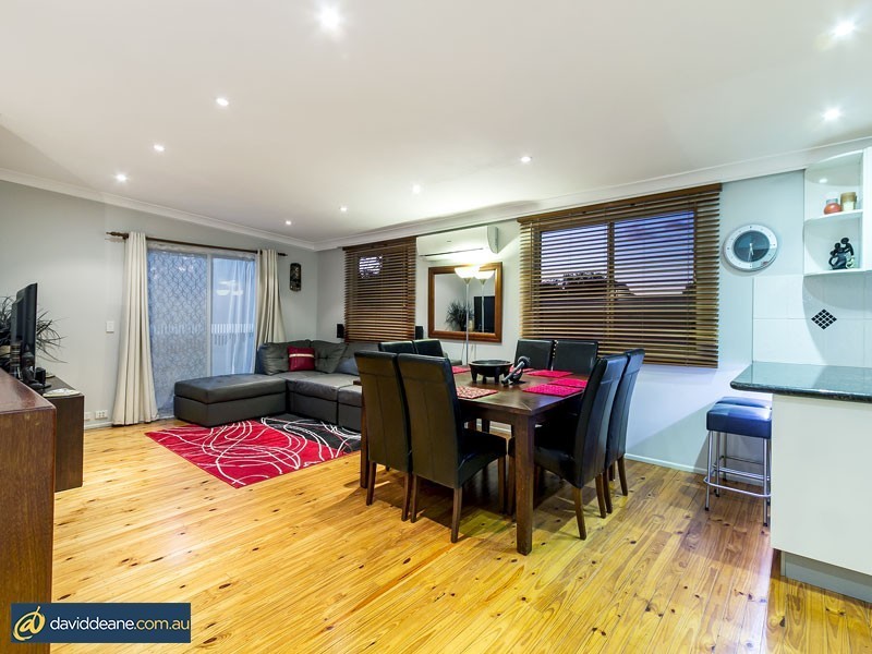 27 Melinda St, Kallangur QLD 4503