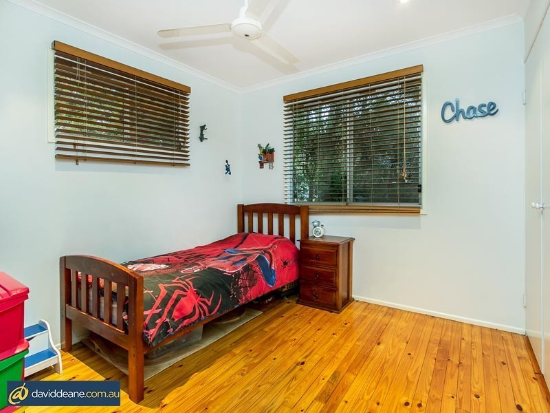 27 Melinda St, Kallangur QLD 4503