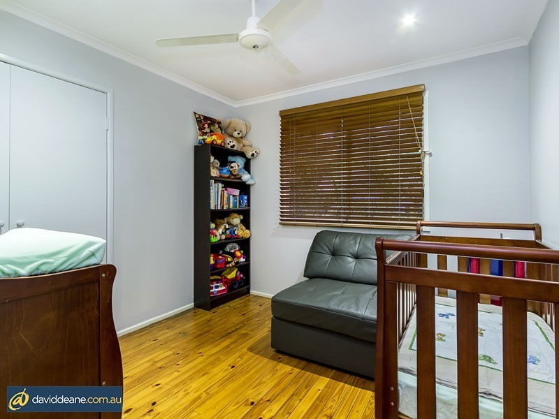 27 Melinda St, Kallangur QLD 4503