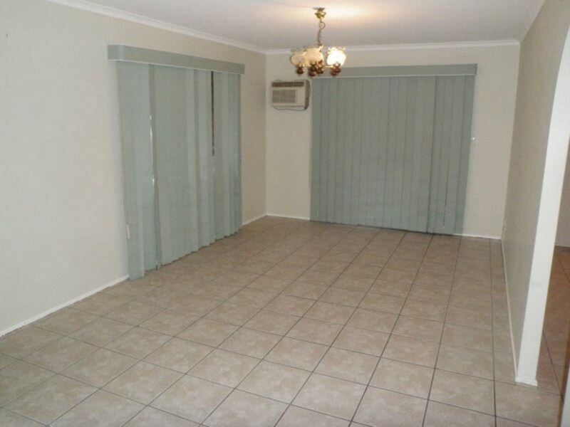 2 Ahern St, Kallangur QLD 4503