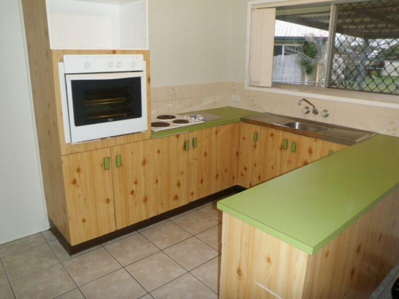 2 Ahern St, Kallangur QLD 4503