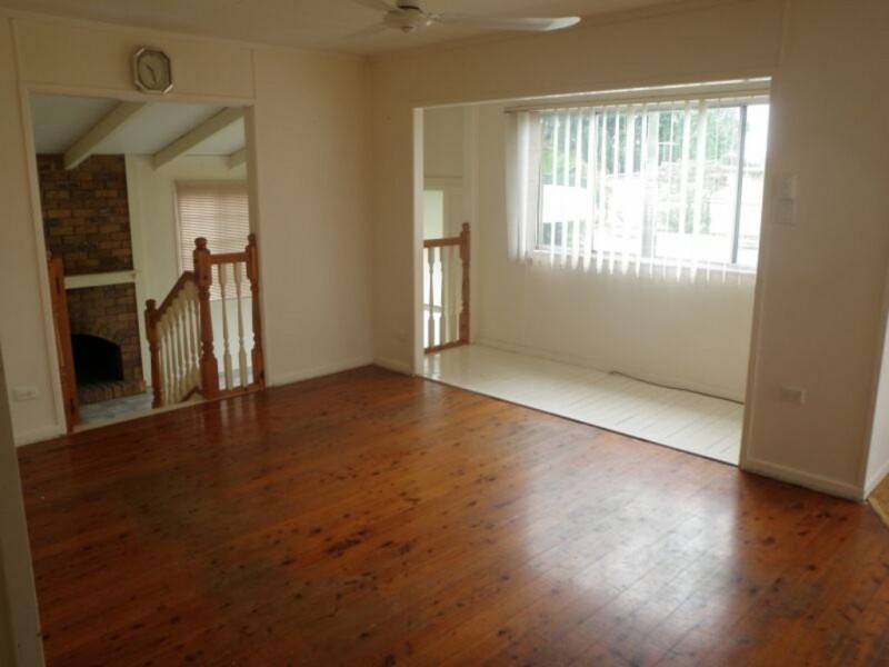 95 School Rd, Kallangur QLD 4503