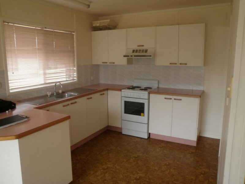 95 School Rd, Kallangur QLD 4503