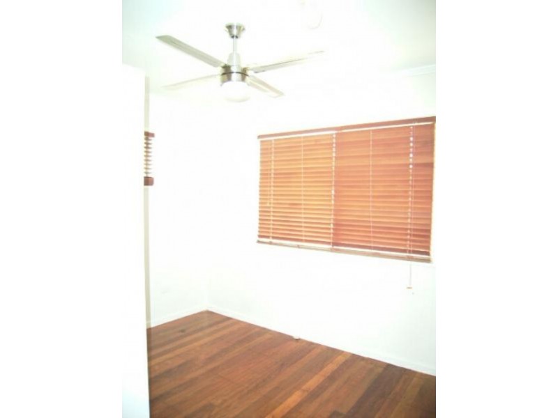 24 HEDGE, Strathpine QLD 4500