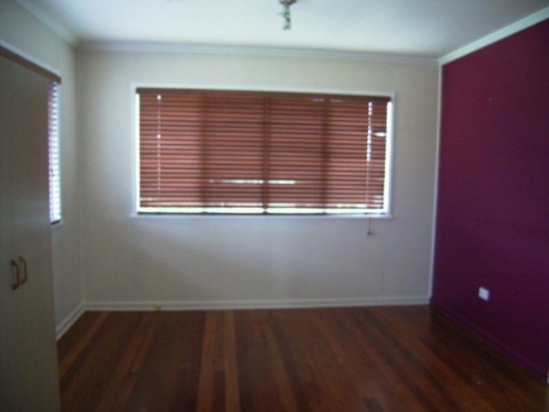 24 HEDGE, Strathpine QLD 4500