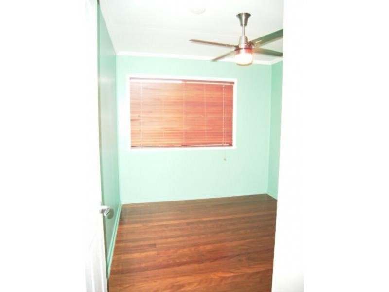24 HEDGE, Strathpine QLD 4500