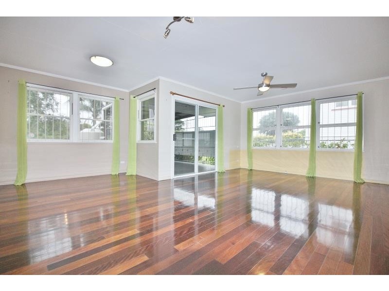 4 Blenheim Street, Strathpine QLD 4500