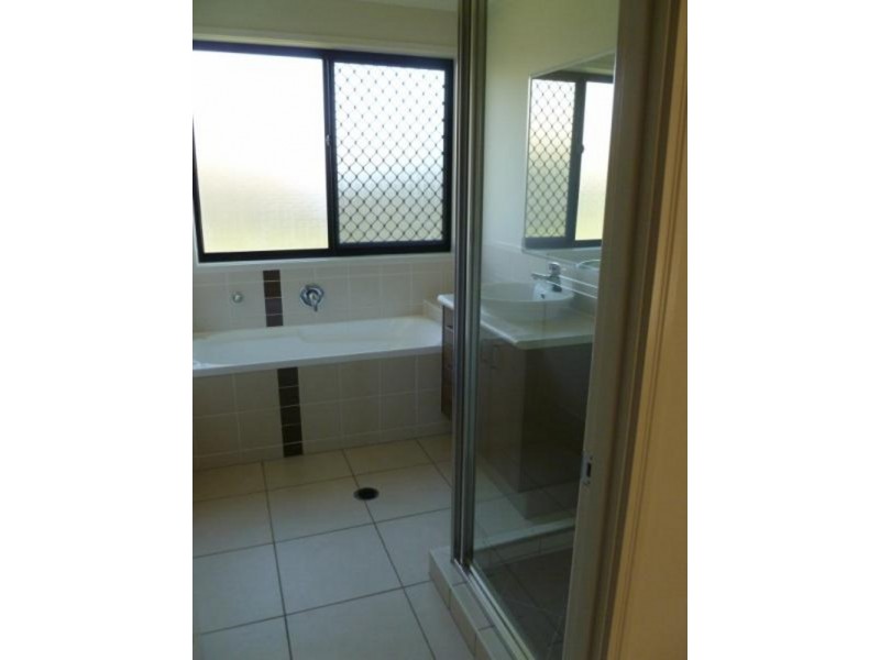 28 FERNBROOK DR, Morayfield QLD 4506