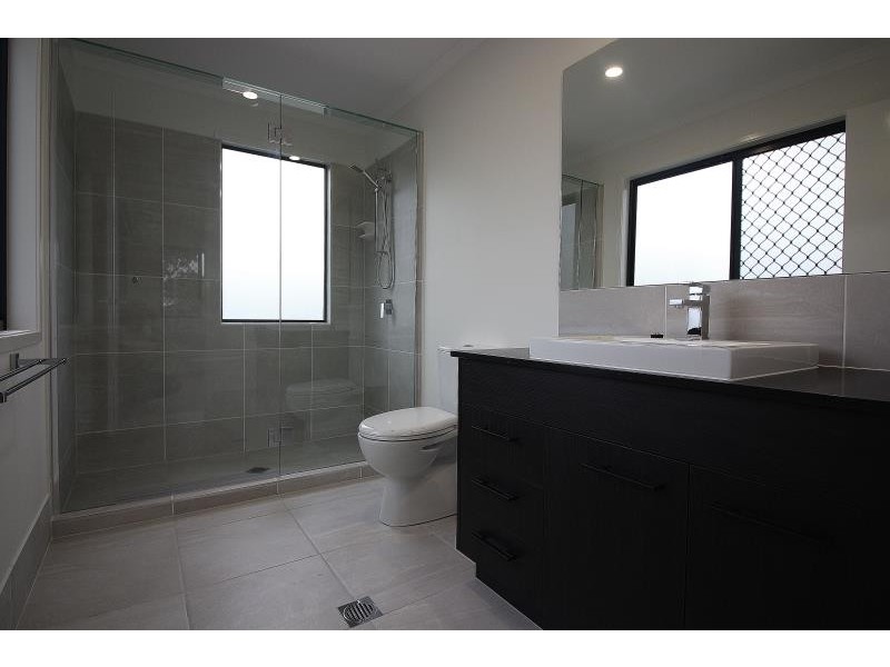 1/3 Butcher Avenue, Lawnton QLD 4501