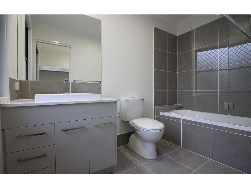 2/3 Butcher Avenue, Lawnton QLD 4501