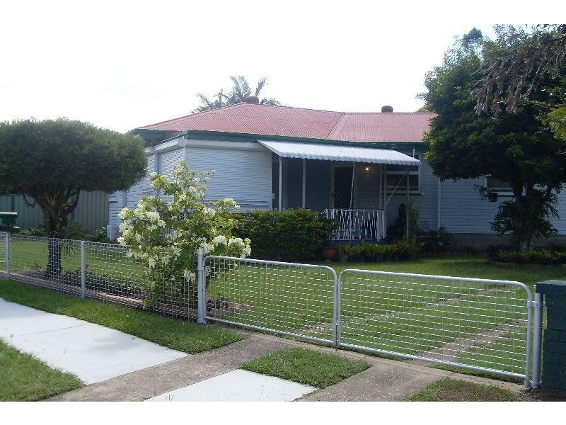 4 Spitfire Ave, Strathpine QLD 4500