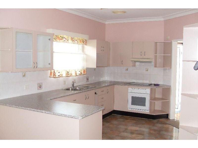 4 Spitfire Ave, Strathpine QLD 4500