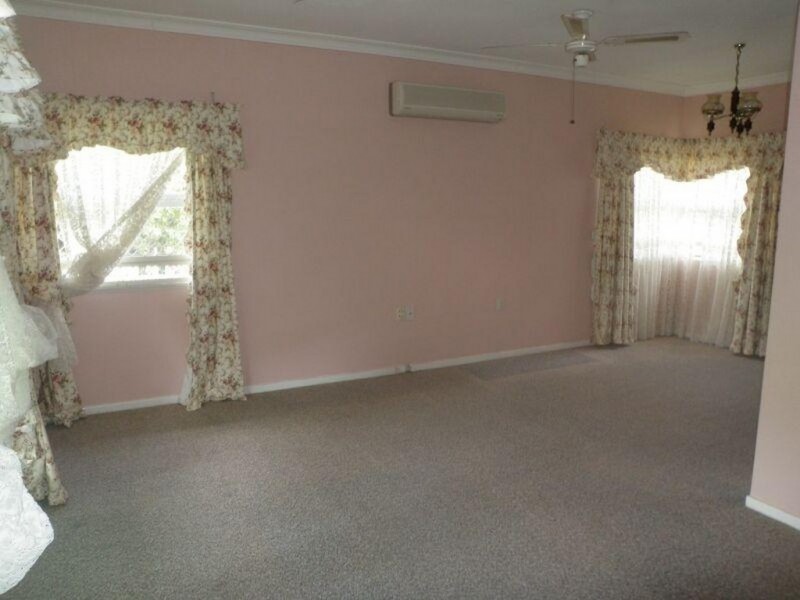 4 Spitfire Ave, Strathpine QLD 4500